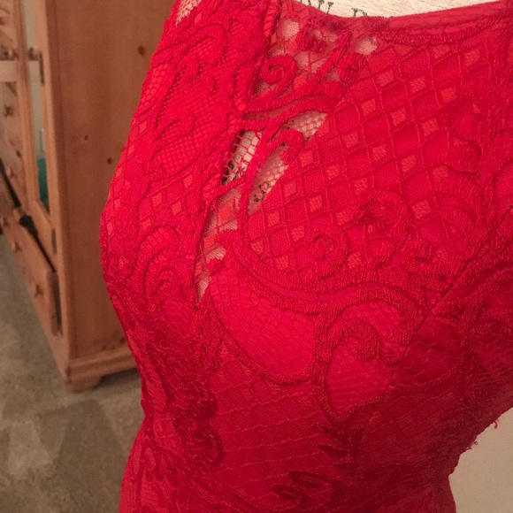 SHOWSTOPPER! Red Lace and Net Dress by Guess. - Picture 7 of 7